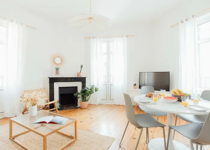 Coachella Vintage Chic In The Heart Of St Charles Biarritz