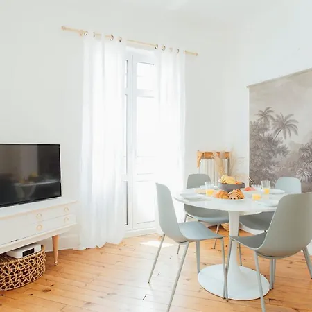 Coachella Vintage Chic In The Heart Of St Charles Biarritz Apartment Exterior photo